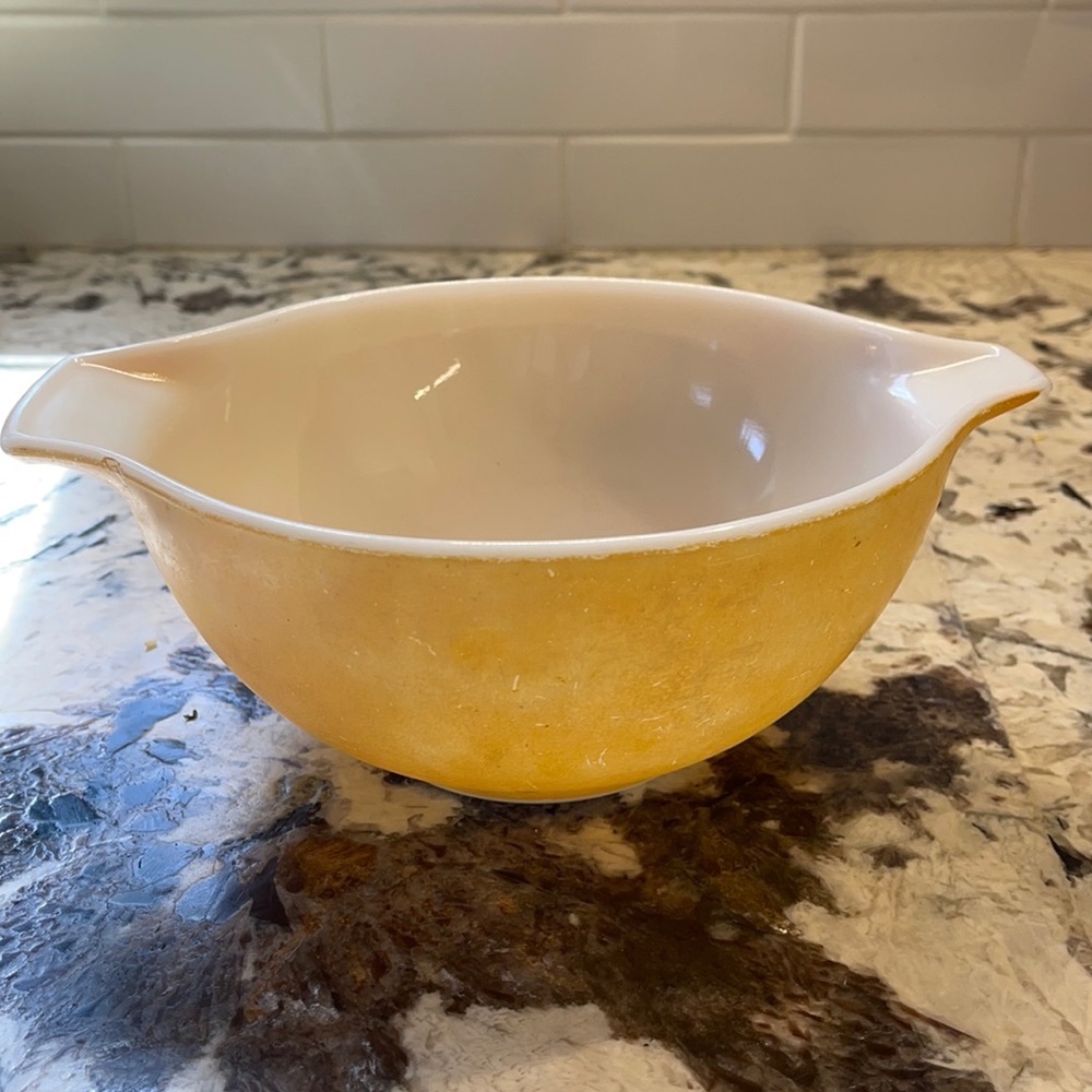 PYREX Cinderella Bowl 442 Friendship